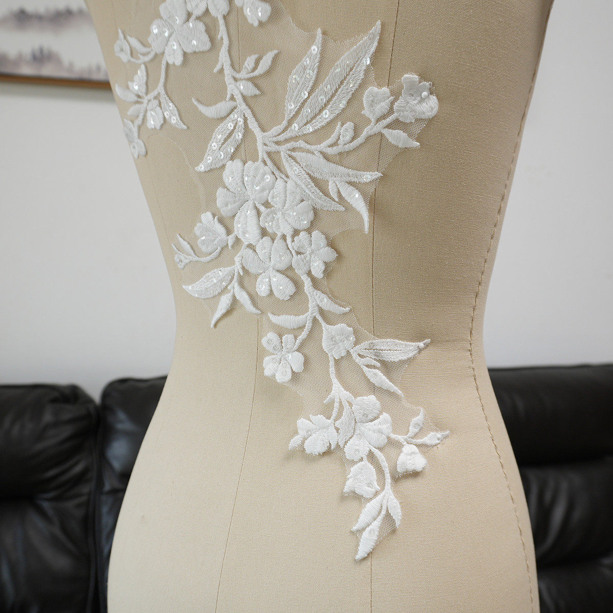 Weiße Blumen- und Blätter-Pail – Craft Embellishment Bewertung und Preis